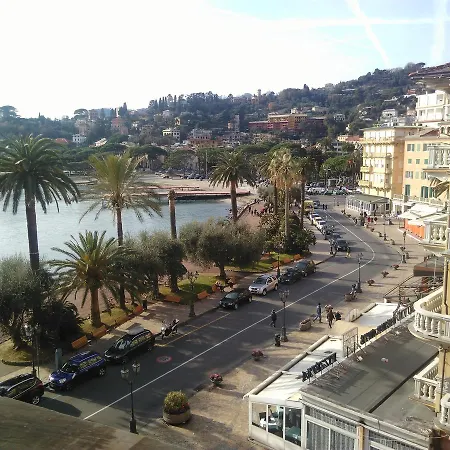 Bandoni Hotel *